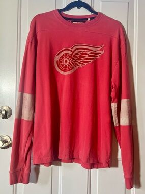 Red Jacket Gordie Howe Long Sleeve  Distressed Tee with Detroit Red Wings Logo